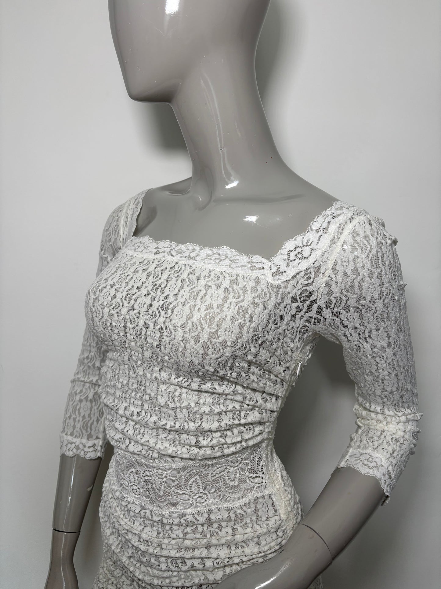 Dolce & Gabbana SS2006 – White Lace Midi Dress